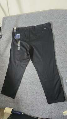 Dockers Original Khaki Individual Fit Pleated Pants Black 48x32 NWT